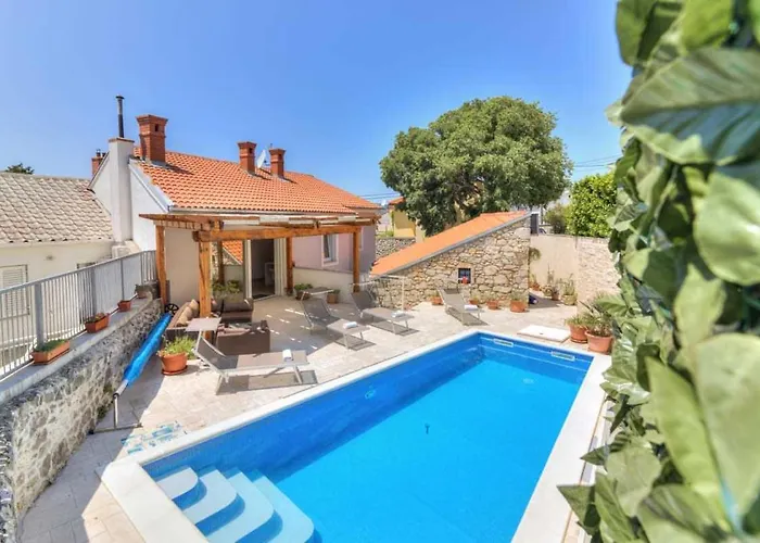 Milla By Aneo Travel *