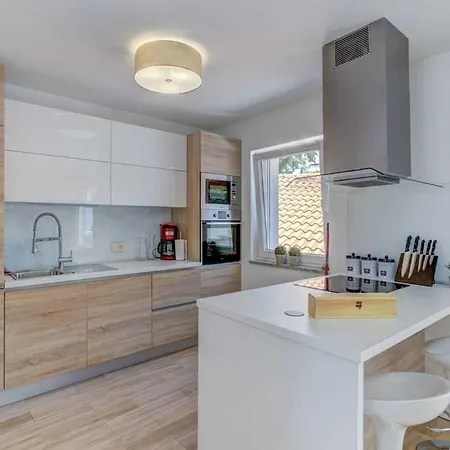 Milla By Aneo Travel *